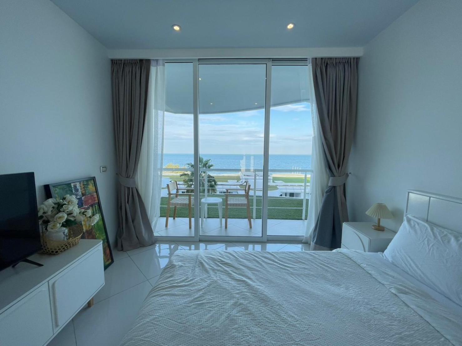 Sunset Serenity Seaview Najomtien Pattaya *